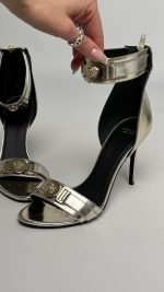 Босоніжки Versace