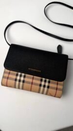 Сумка  Burberry - Зображення 3