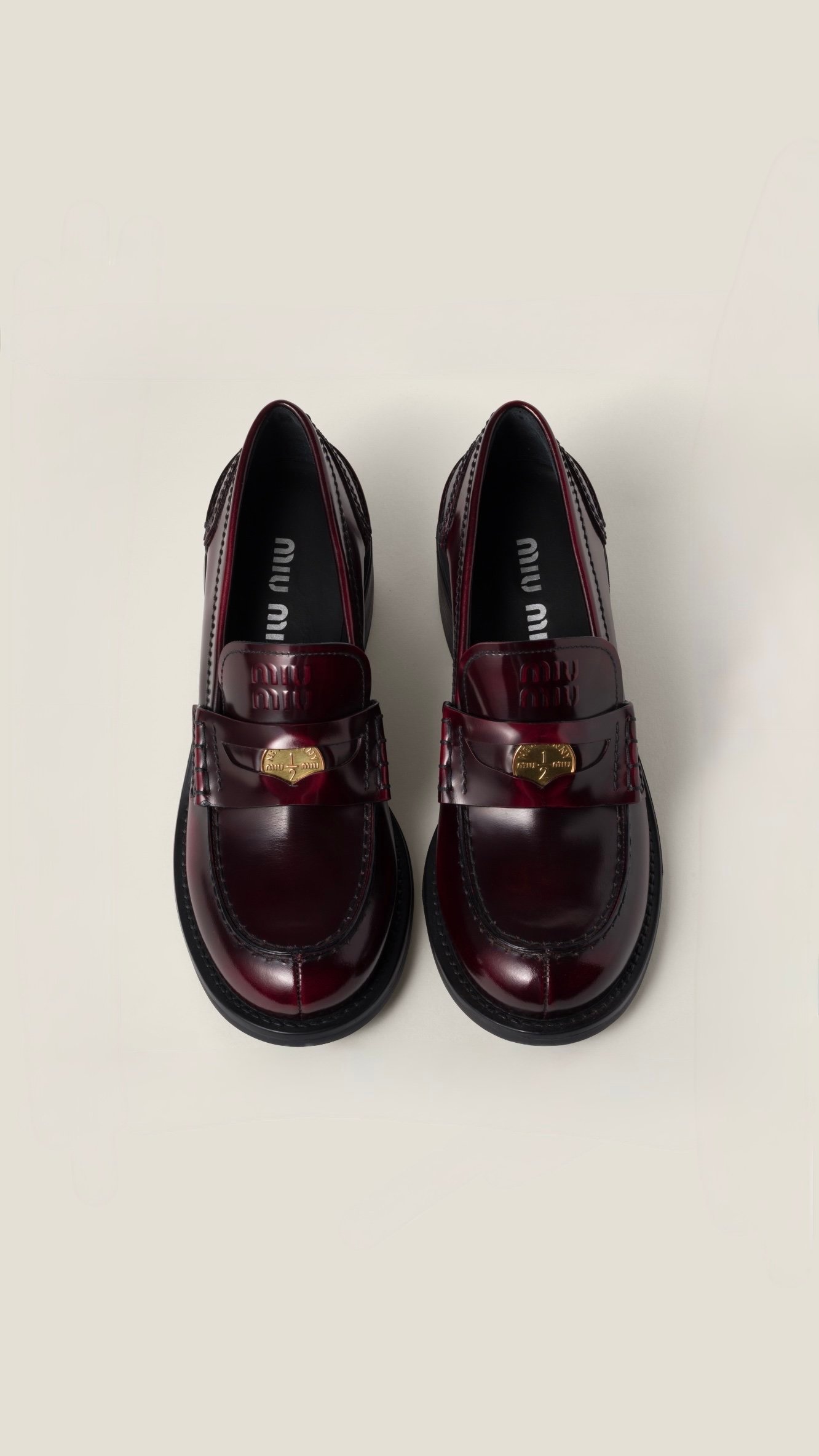 2026/04/1000097328.jpg Лофери Miu Miu - Зображення 1